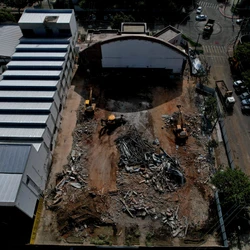 Engenheiros constataram riscos de novos desabamentos, o que colocava os funcionários da obra, moradores da região e usuários das vias em risco