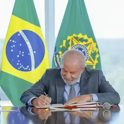 Medida foi determinada pelo decreto da Nova Política de Educação a Distância (EAD), assinada pelo presidente Lula nesta segunda-feira (19)