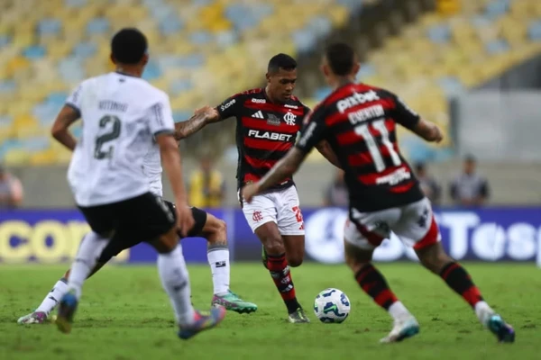 Flamengo e Botafogo empatam sem gols no Maracanã