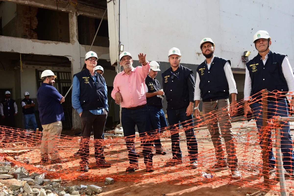 Representantes do Crea-ES na manhã desta segunda (19)