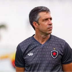Treinador chega com a missão de reverter a situação do clube na Série D do Brasileirão