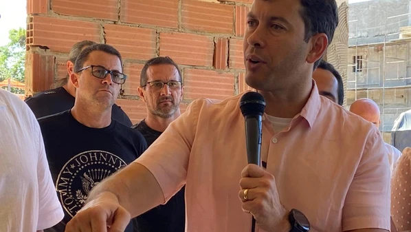 Prefeito de Vila Velha é aliado de primeira hora do governador Renato Casagrande (PSB), mas tenta se filiar ao partido do ex-governador Paulo Hartung. Confira entrevista exclusiva à coluna