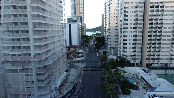 Comunidade está insatisfeita com as alterações realizadas na rua Clóvis Machado e na avenida João Batista Parra; prefeitura diz que intervenções buscam melhorar a mobilidade e reduzir gargalos