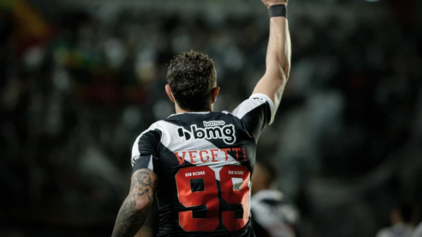 Jogos da competição começam a movimentar a semana com duelos decisivos e transmissão em TV fechada e streaming