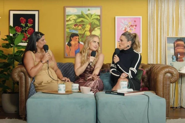 Angélica participa do podcast de Flávia Alessandra e Giulia Costa