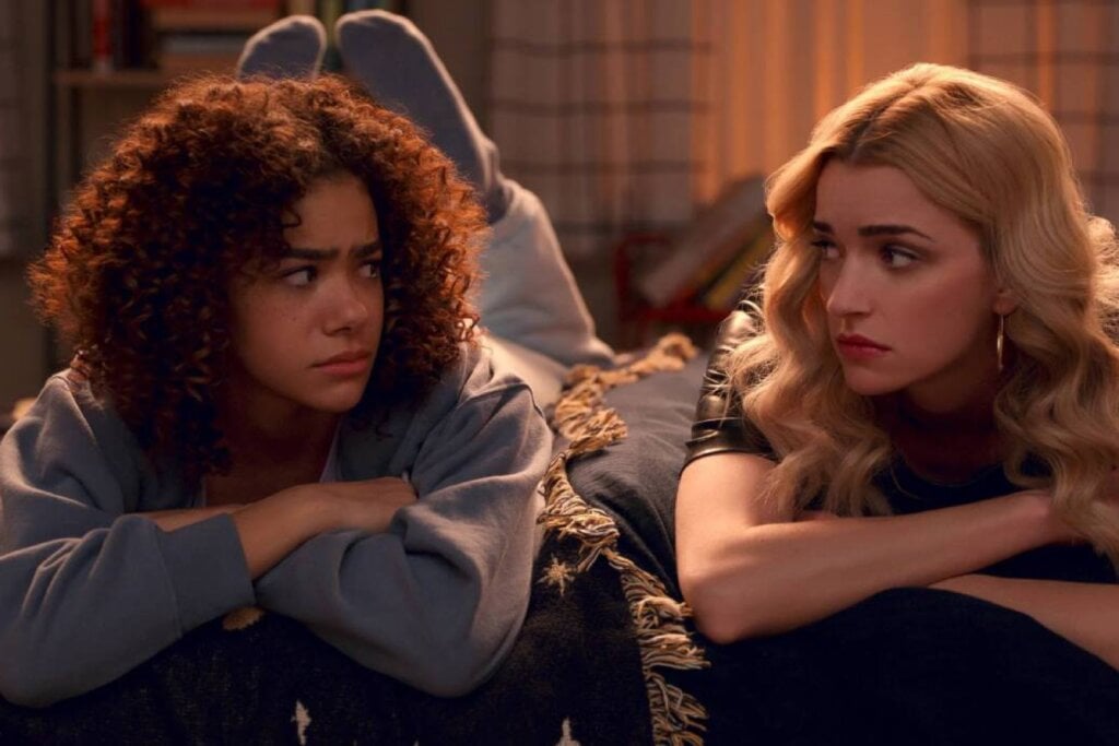 “Ginny e Georgia” explora a complexa relação entre mãe e filha (Imagem: Reprodução digital | Madica Productions, Critical Content, Dynamic Television e Netflix)