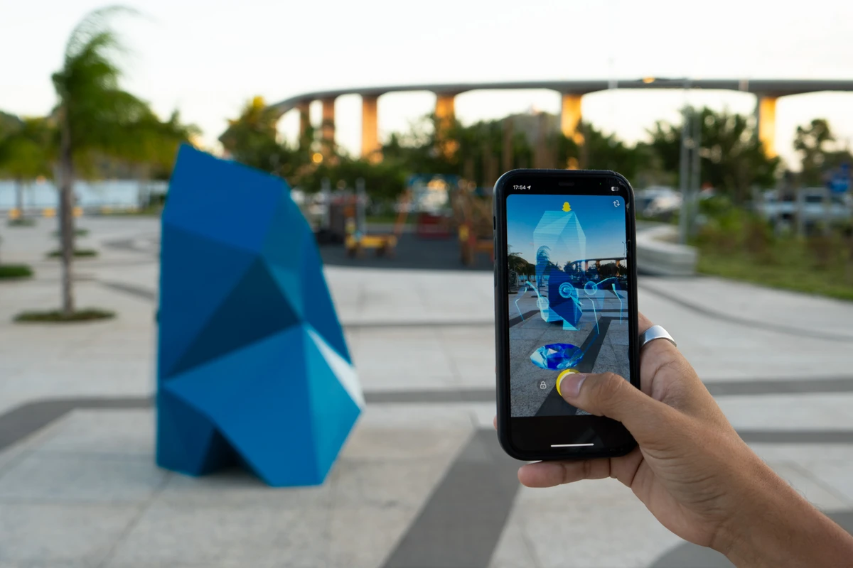 Obras misturam arte e tecnologia