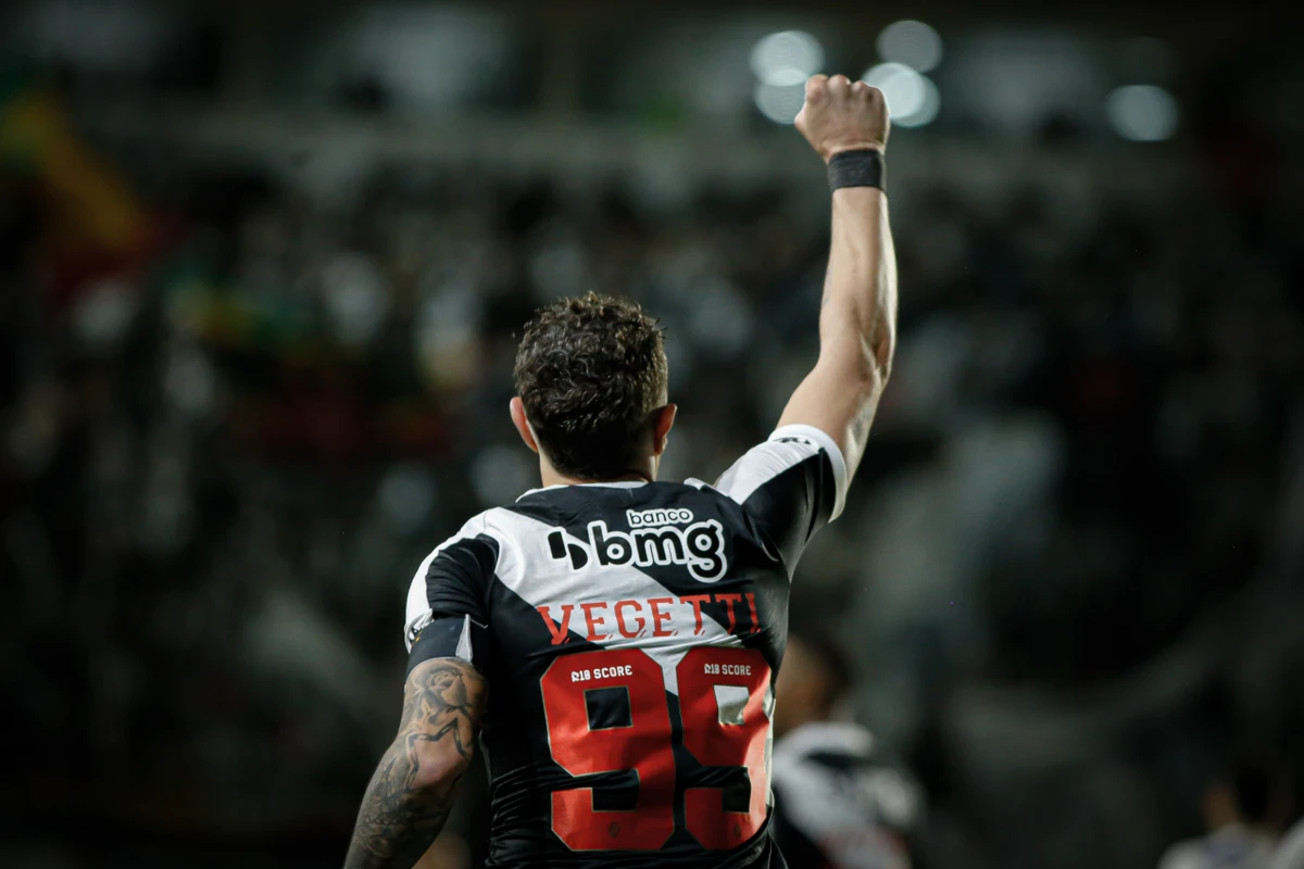 Vasco enfrenta o Operário nesta terça-feira (20)