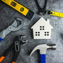 Para pacificar as relações entre locadores e locatários, precisamos estabelecer uma distinção entre manter a funcionalidade do imóvel e arcar com o peso do tempo