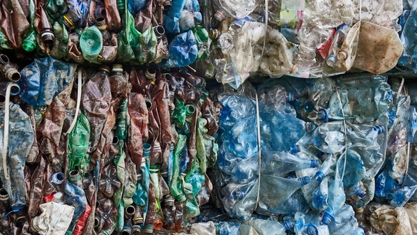 Por meio de iniciativas como o Projeto Partilhar e o Projeto Reciclo, a empresa contribui com um amanhã melhor para as comunidades da Grande Vitória