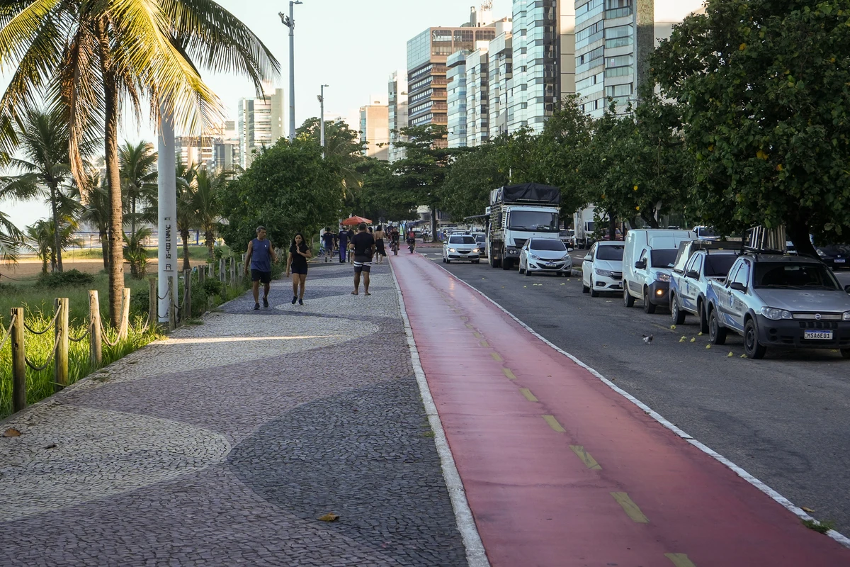 Área da orla da Praia da Costa entre as ruas Sergipe e Ceará onde serão construídas vagas de estacionamento
