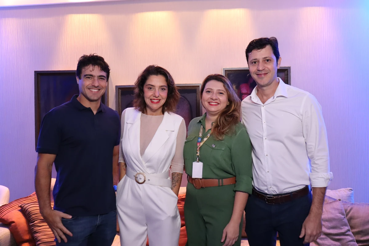 Mariana Perini, Carol Lima e Eduardo Borges