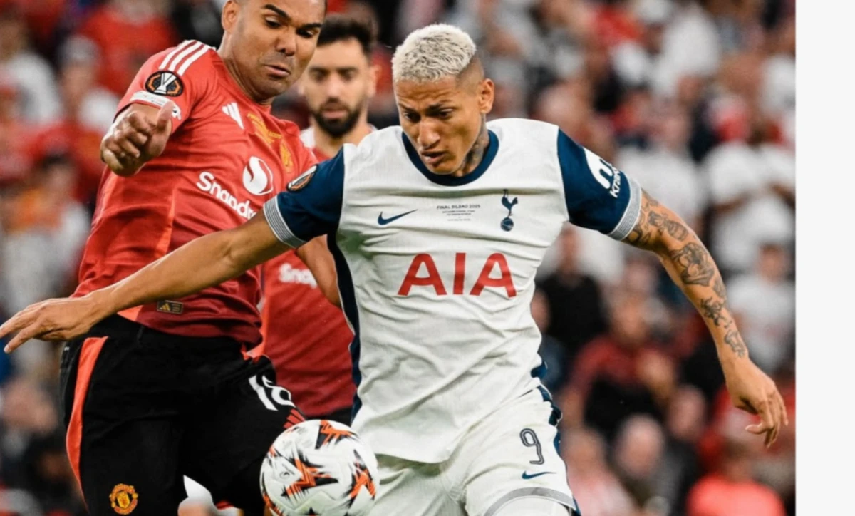 Richarlison é campeão da Europa League