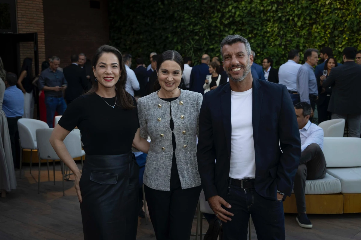 Roberta Kato_Flavia da Veiga e Raphael d´angelo