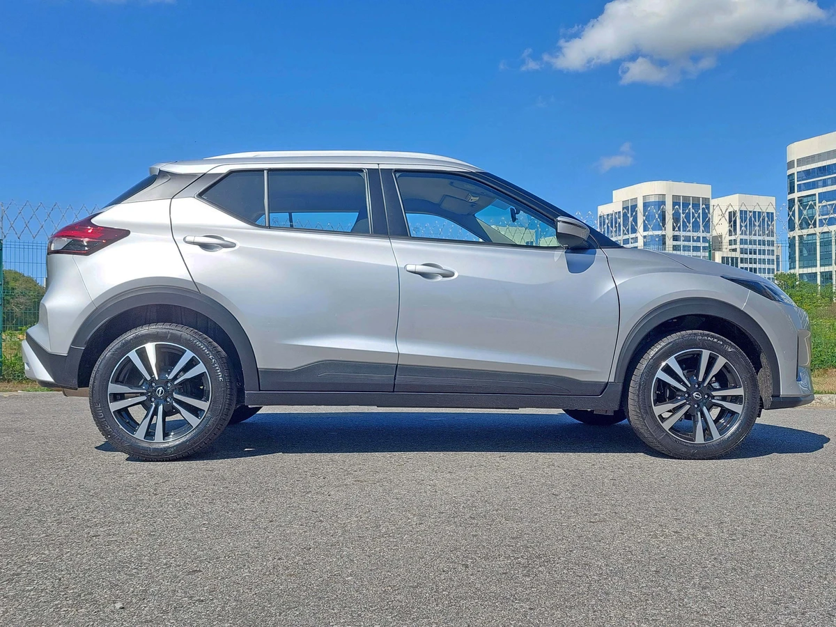  Nissan Kicks Play Sense