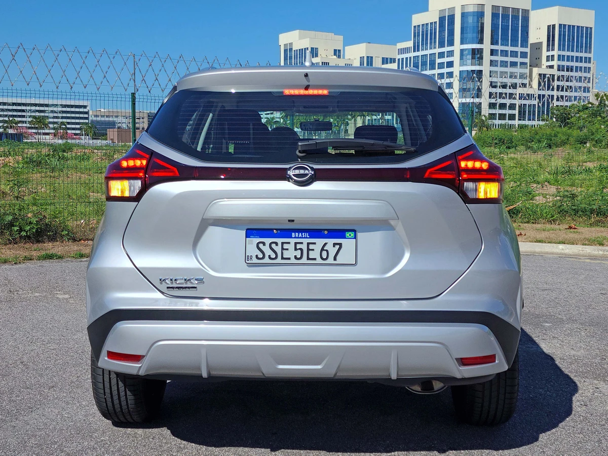  Nissan Kicks Play Sense