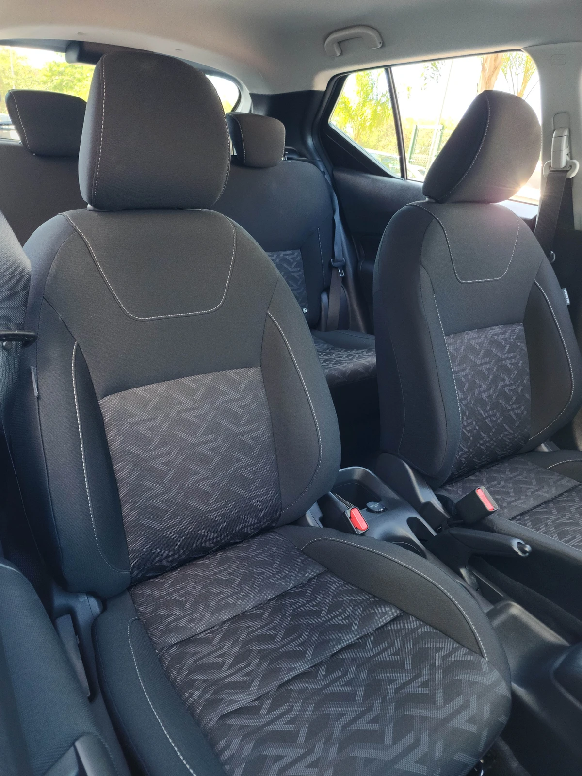  Nissan Kicks Play Sense