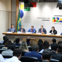 Secretário da Receita Federal fala em corrigir distorções em relação a empréstimos para pessoas físicas