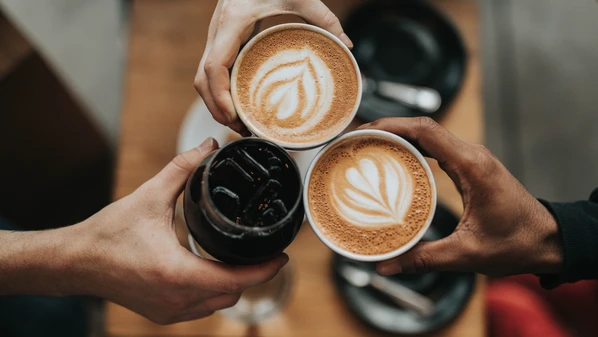 Ama café? Em data dedicada à bebida, aproveite para explorar desde os sabores mais tradicionais até os gourmet com dicas de acessórios e locais especiais para curtir a bebida