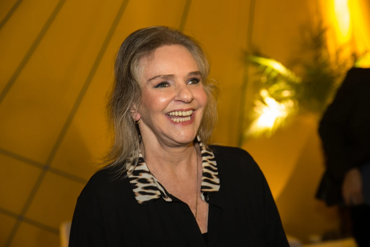 A cantora Angela Ro Ro está processando a empresa capixaba TOWEB Brasil