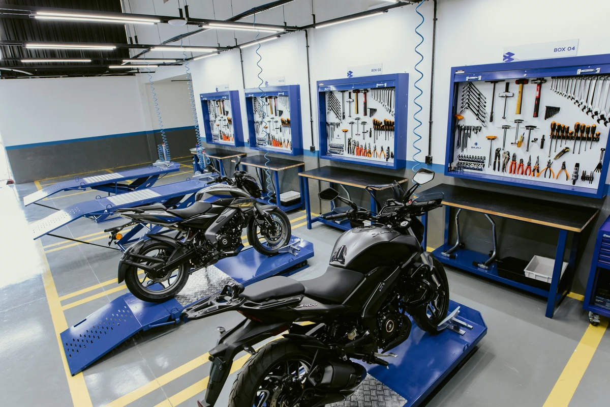 Loja da Bajaj na Serra