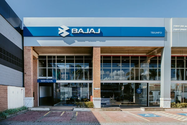 Loja da Bajaj na Serra