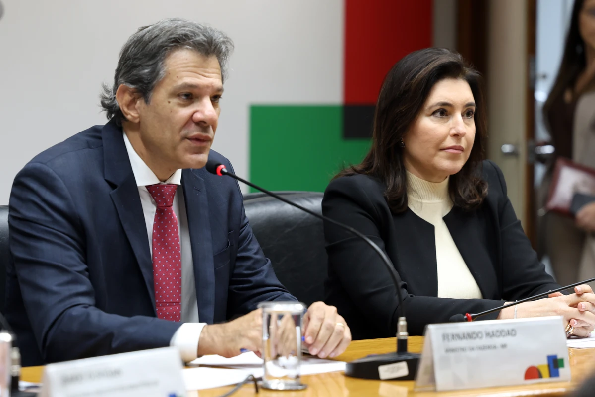 Os ministros da Fazenda, Fernando Haddad, e do Planejamento e Orçamento, Simone Tebet,