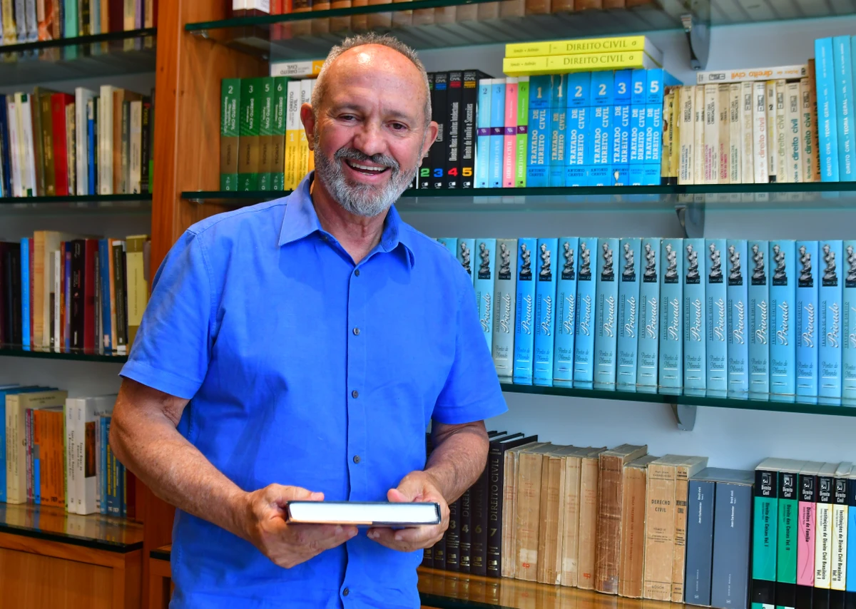 Paulo Hartung, Economista, ex-governador do Estado do Espírito Santo