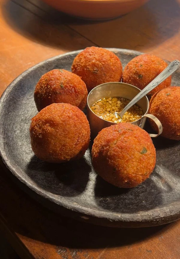 Bolinhos de bacalhau Foto por Casa Benedita/Acervo