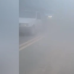 A combinação de fumaça com o fator climático deixou motoristas em apuros em cidades do Norte e Noroeste capixaba; queima de palha e lenha possui regras e horários para evitar problemas do tipo