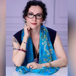 Em livro, professora da Ufes fala sobre desigualdade de gênero, barreiras no mercado de trabalho e o papel da educação na transformação social