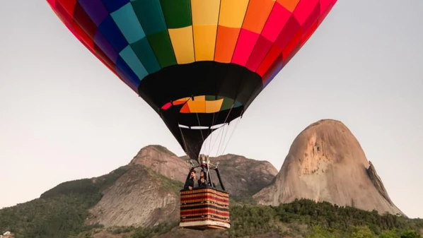Festival de balonismo contará com festa exclusiva para ageiros. Ainda há vagas disponíveis para a decolagem neste fim de semana