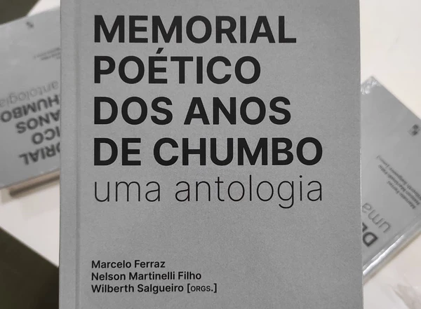 A capa do livro que reúne 90 escritores e 200 poemas