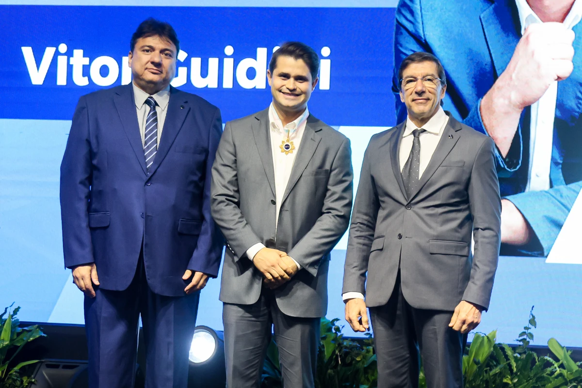 Eduardo Dalla Mura (primeiro vice-presidente da Findes), Vitor Guidini (homenageado), Paulo Baraona