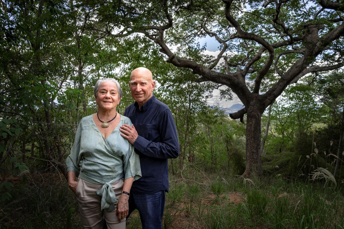 Lélia e Sebastião Salgado na RPPN Fazenda Bulcão, sede do Instituto Terra