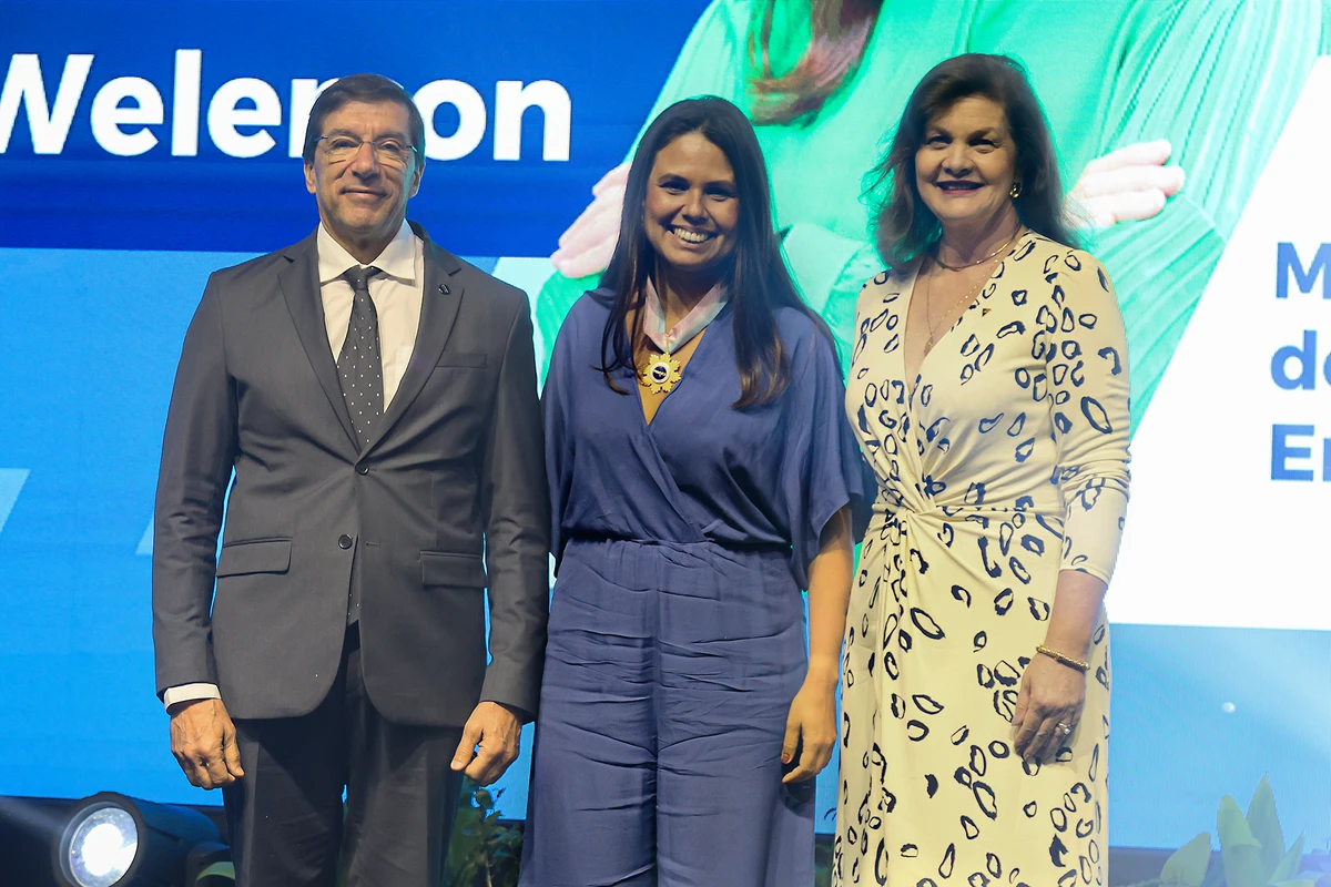 Paulo Baraona, Maíra Welerson (Medalha do Mérito Empreendedor) e Sandra Kwak
