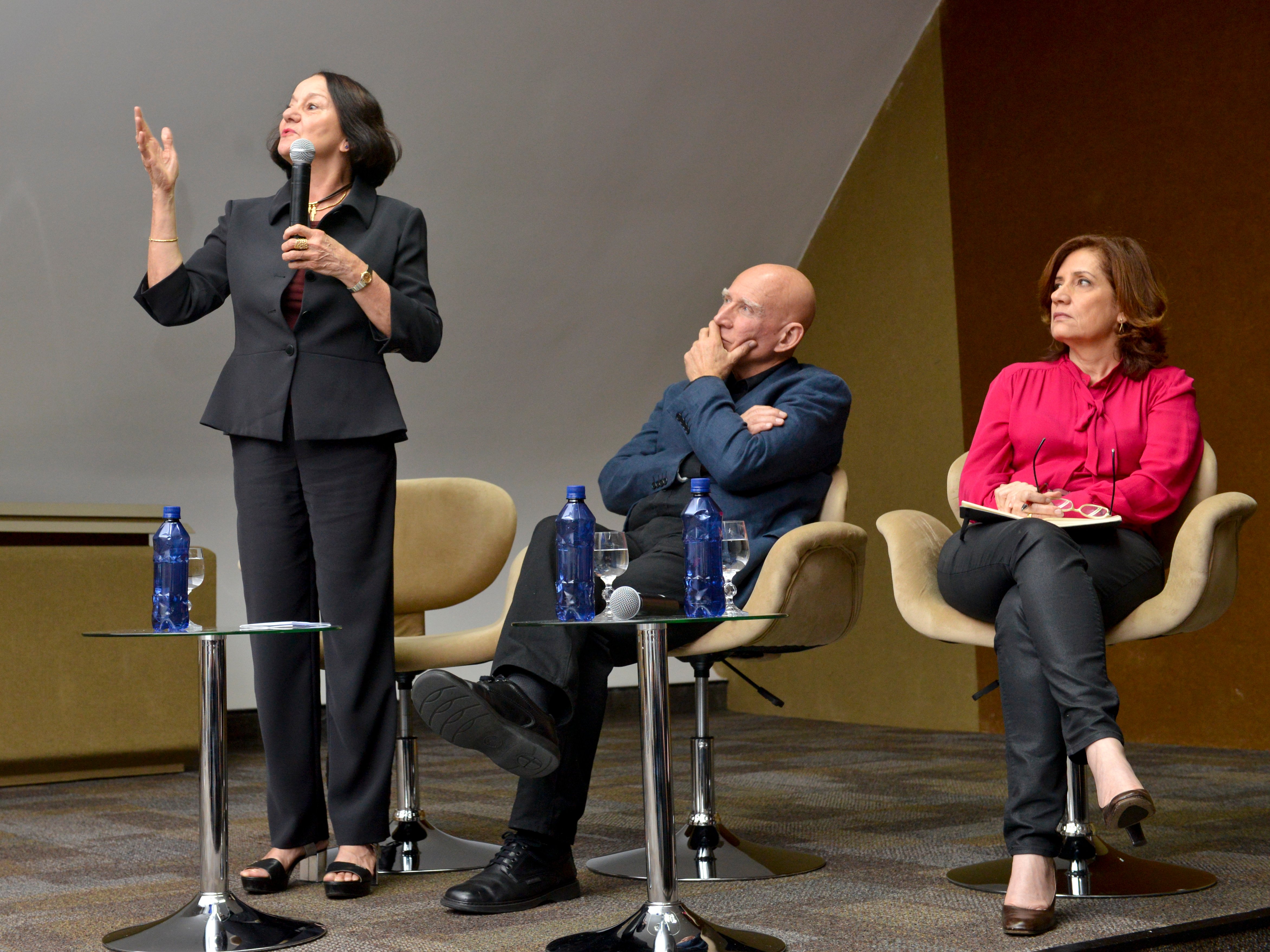 Sebastião Salgado, Miria Leitão e Lélia Wanick no Fórum SOS Rio Doce  - 2015 por Edson Chagas | Arquivo