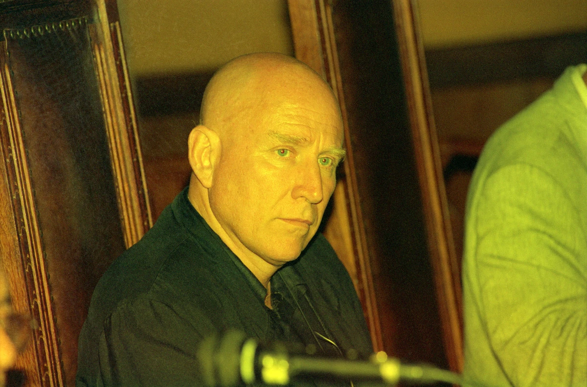 Sebatião Salgado recebendo titulo de cidadao do Espirito Santo  por Evaristo Borges 