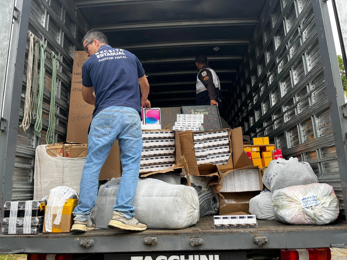  A mercadoria sem documentação fiscal que entraria no Espírito Santo foi apreendida no Posto de Controle Fiscal de Timbó, em Itaperuna, no Noroeste do Rio de Janeiro.