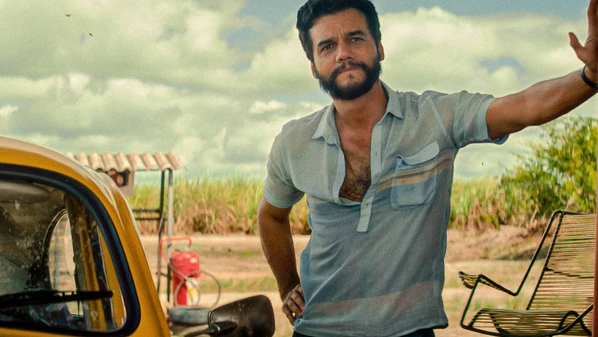 O filme é caleidoscópico e sua compreensão demanda a interpretação de signos, metáforas e referências