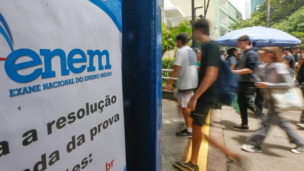Candidatos podem obter diploma do ensino médio com nota do exame, desde que atendam aos requisitos mínimos do MEC; saiba quais