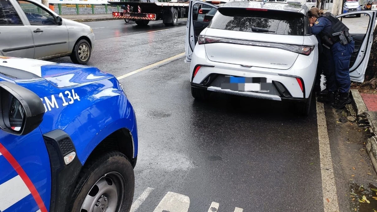 A abordagem foi realizada por agentes da Guarda Civil Municipal de Vitória
