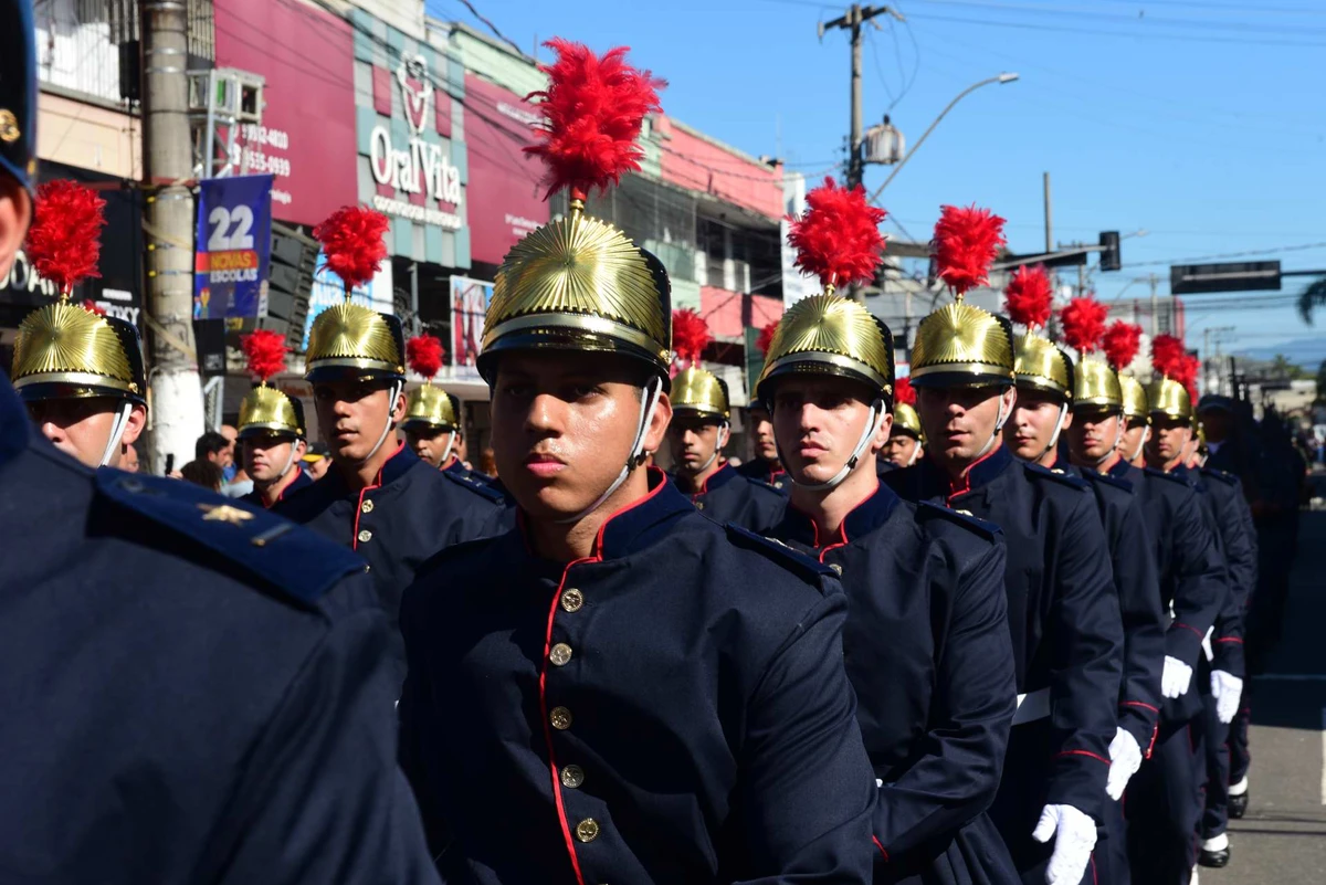 Desfile cívico em comemoração aos 490 anos de Vila Velha
