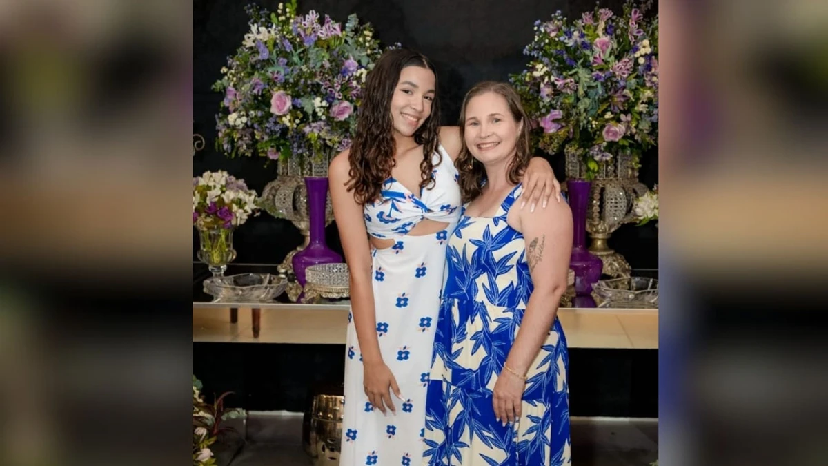 Ellen e a mãe Ana Cláudia: adolescente chegou a ser matriculada em escola de Vila Velha