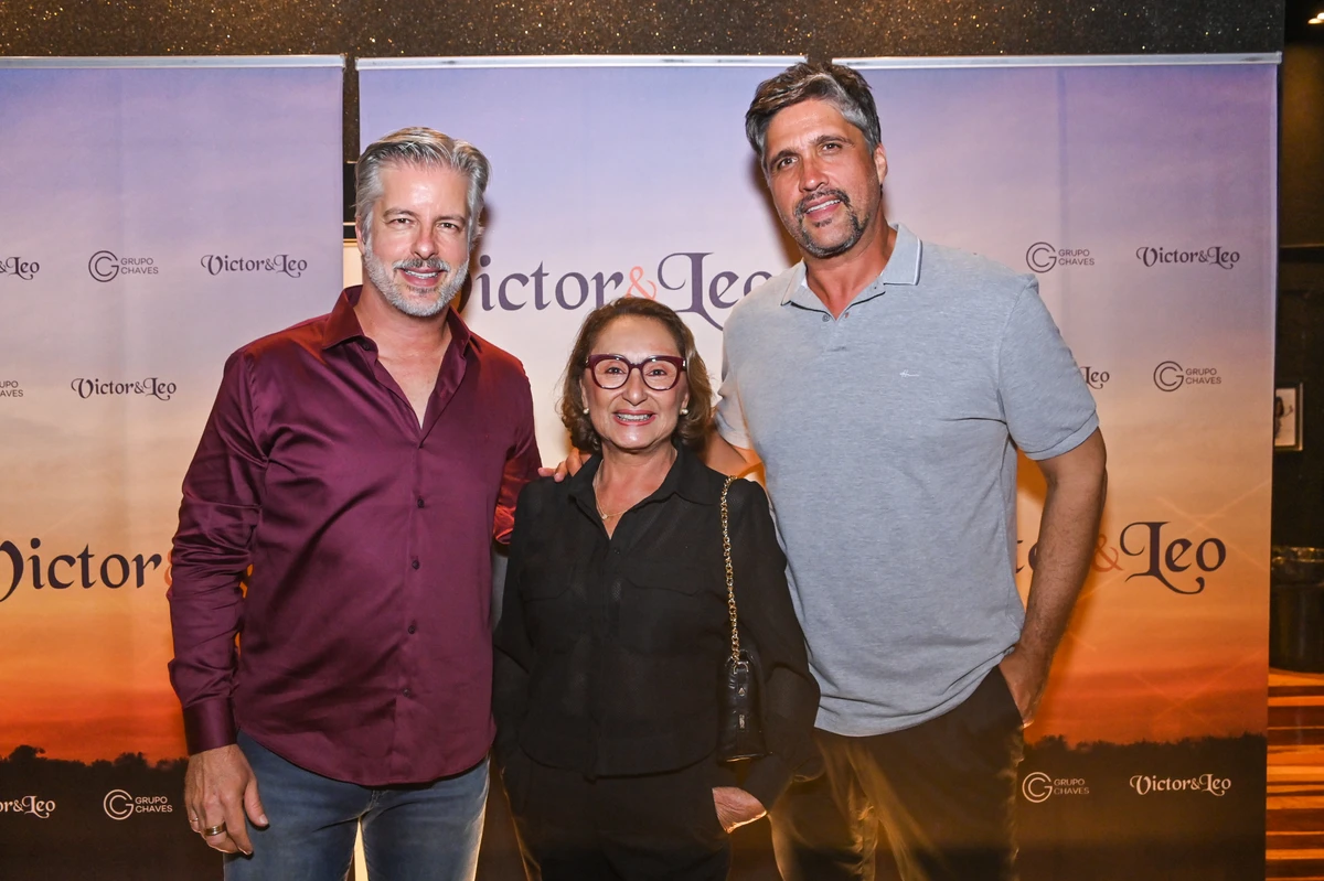 Nazará Neves  com a dupla Victor & Leo