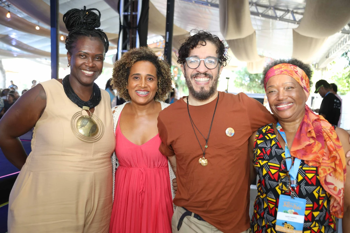 Selma Dealdina, Joana Maria, Jean Wyllys e Suely Bispo