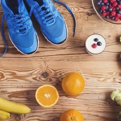 A nutrição adequada é essencial para melhorar o desempenho atlético e auxiliar na recuperação e na saúde geral