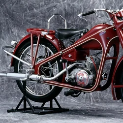 Somente em 1963 que a Honda começou a
produção em massa de motocicletas em sua primeira fábrica fora do Japão
