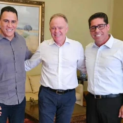 Federação formada por PP e União sinalizou apoio ao vice-governador na corrida pelo Palácio Anchieta. "Reafirmamos nosso apoio ao projeto de Casagrande, que pode ser Ricardo", afirmou Da Vitória