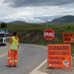 Ação foi realizada pelo DER-ES a pedido da empresa de fornecimento de gás que foi realizar solda na localidade de São Joaquim